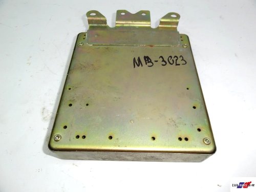 Calculateur Ecu MD175667 E2T38974 Bosch