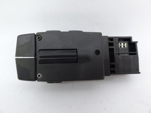 Interrupteur, Commande de Radio au Volant 82 00 058 695 Renault Laguna 2 Neuf Origine