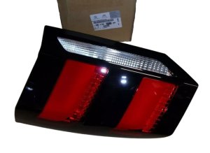 Phare De Voiture Droit Arrière 9811027780 Nouvelle Original Peugeot 5008 2