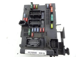 Boîtier de Fusibles BSM 9657608680 Peugeot 206 Neuf Origine