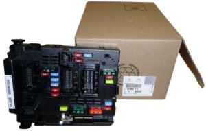 Boîtier Fusibles 6500Y1 Citroen Peugeot C3,C5,C8,206 Original 