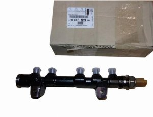 Rampe D'injection 9804776780 Peugeot 5008 II 1.6HDI Original