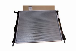 Radiateur à Eau 8200735038 Dacia Sandero 1.2 Original Nouveau