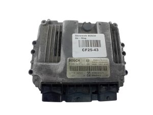 Calculateur ECU 0281011645 8200305678 Renault