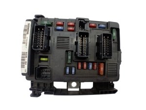Contrôleur BSM B4 T118470004K 9643498780  PSA Siemens