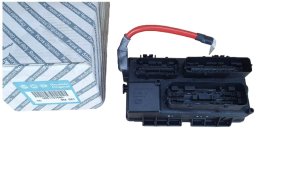 Boîte à Fusibles 51737885 Fiat Grande Punto 1.3D MULTIJET DS/TBZ Original Nouveau