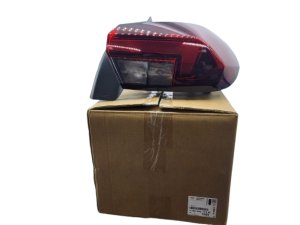 Feu arrière droit 9829317280 Opel Corsa Original Neuf