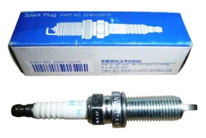 Bougie d'Allumage A528 224012331R Renault Nissan 2.0 M4R Original Neuf
